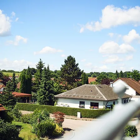 Alte Linde & Restaurant 3* آلين