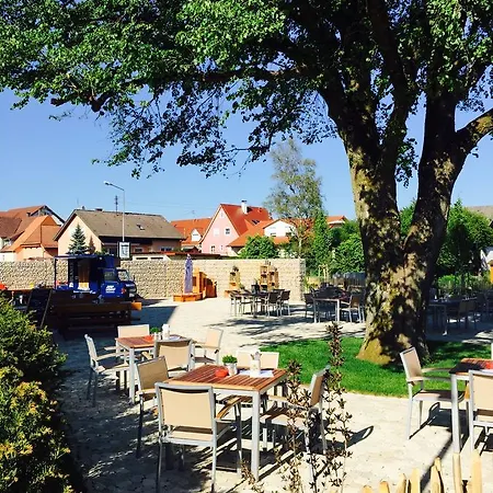 Alte Linde & Restaurant فندق آلين